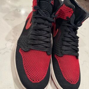 Nike Men's Black and Red High-Top Sneakers